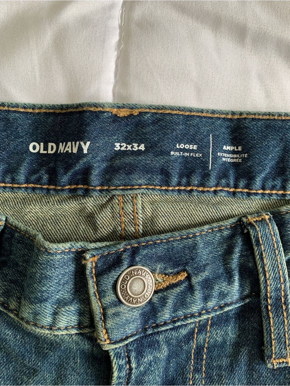 New with tags OLD NAVY jeans mens size 32x34 - Picture 4 of 8